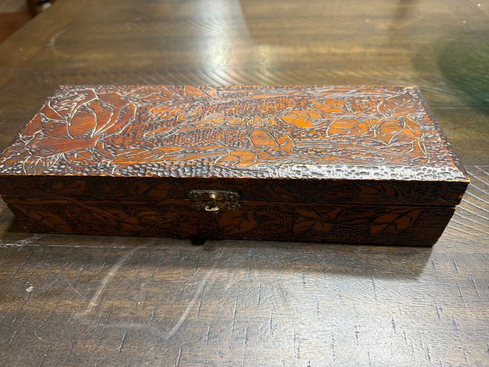 Antique 1906 Pyrography Wood Glove Box Arts Crafts Floral Pokerwork Dated 1907